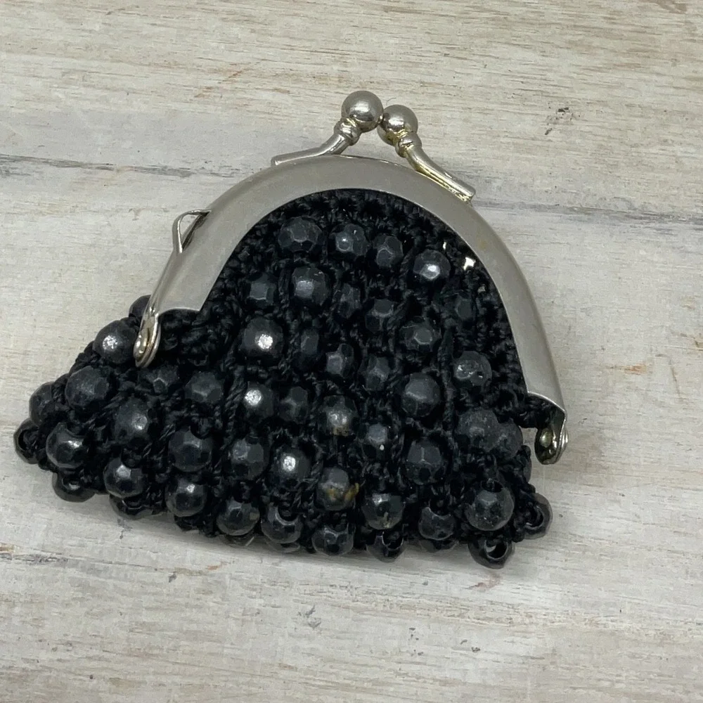 Vintage Black Beaded Coin Purse Kiss Lock Clasp Small Change Pouch Accessory